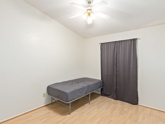 3rd image of 2567 Canyon View Dr