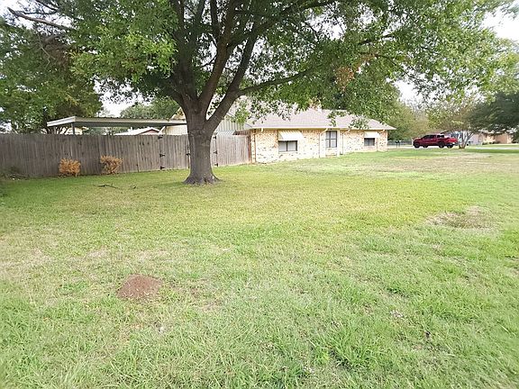 2nd image of 102 Clover Dr