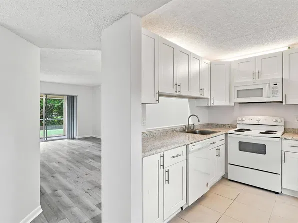 8820 Royal Palm Blvd, Margate, FL 33065