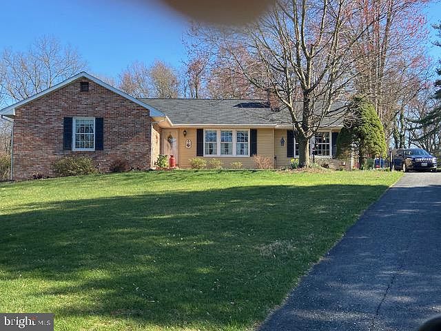 1st image of 2300 Knoll Ct
