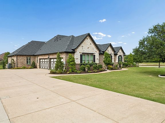2nd image of 105 Eagles Peak Ln
