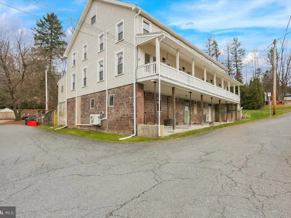 8 Hillside Ave, Mohnton, PA 19540