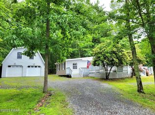 433 Westcolang Rd, Hawley, PA 18428