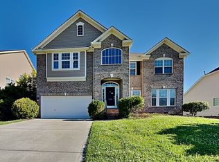 8104 Acacia Ct, Waxhaw, NC 28173