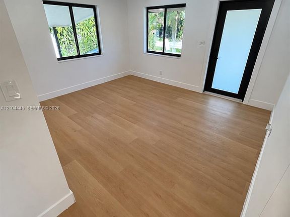 4th image of 6420 Franklin St