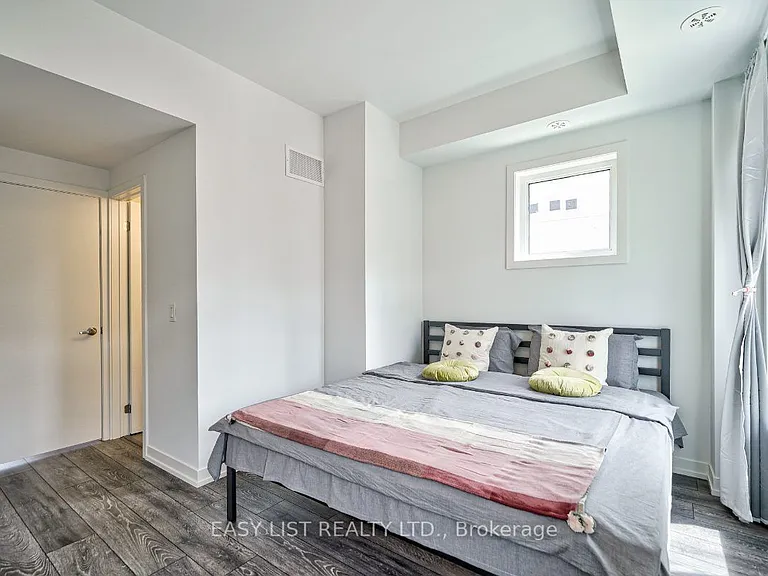 27 Spruce Pines Cres — Photo 14