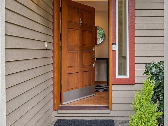 3rd image of 18109 Vineway Place