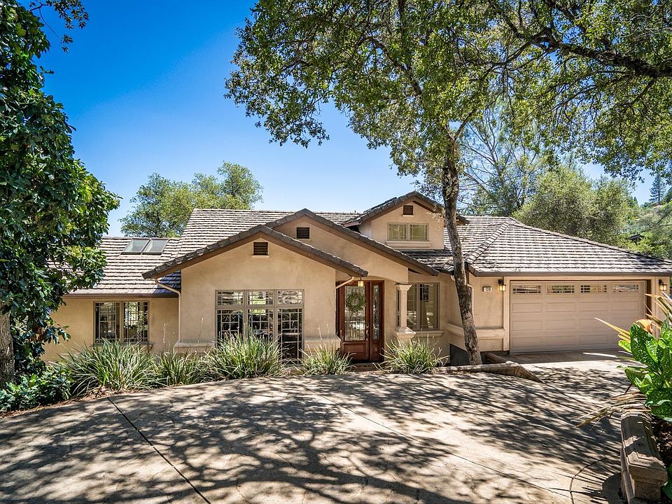 1st image of 120 Toyon Dr