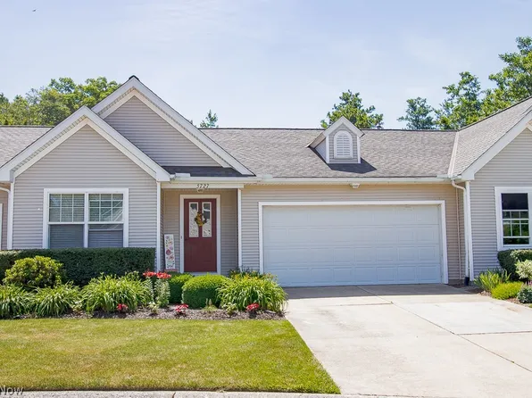 5727 Saint Thomas Ln, Madison, OH 44057