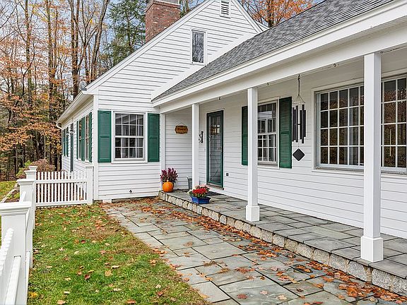 walkway to open porch