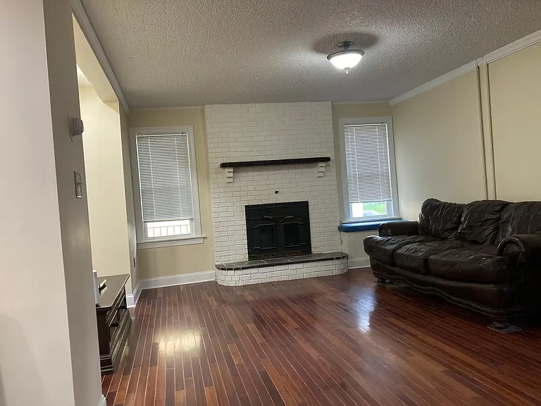 218 Evergreen Ave #A — Photo 5