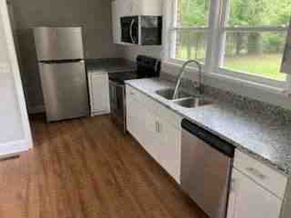 4th image of 5121 Burke Ave