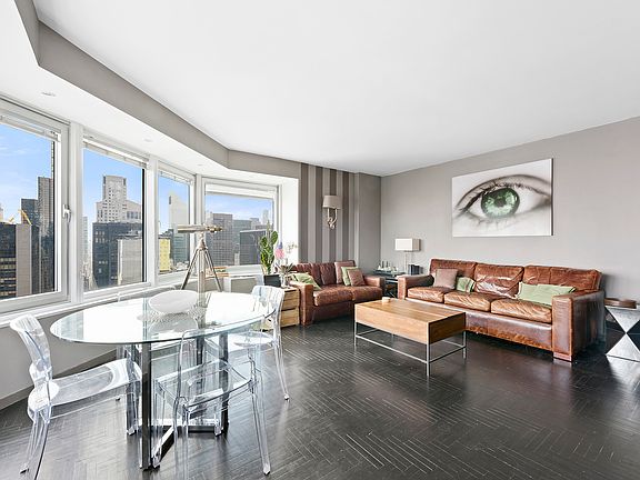 3rd image of 150 W 56th St APT 3702