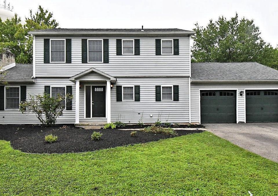 1st image of 214 Crest Dr