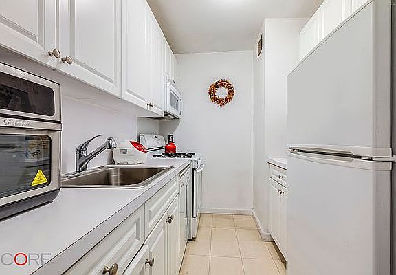 3rd image of 160 W End Ave APT 28L