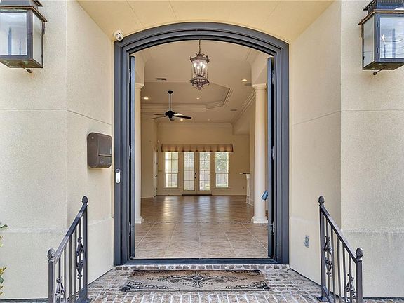 5th image of 9109 Melrose Ln