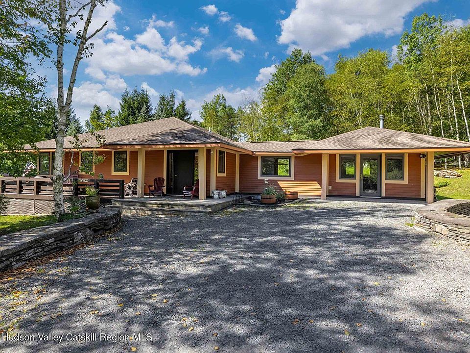 1st image of 32 Blackberry Drive