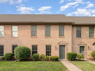 302 Melbourne Ln, Mechanicsburg, PA 17055