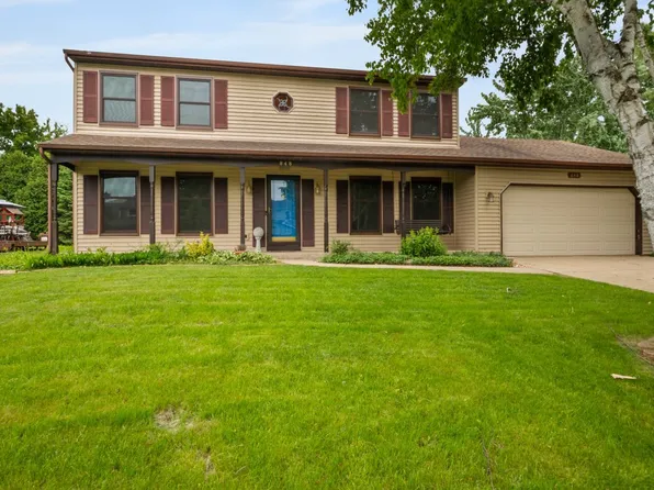 848 Stewart St, Batavia, IL 60510