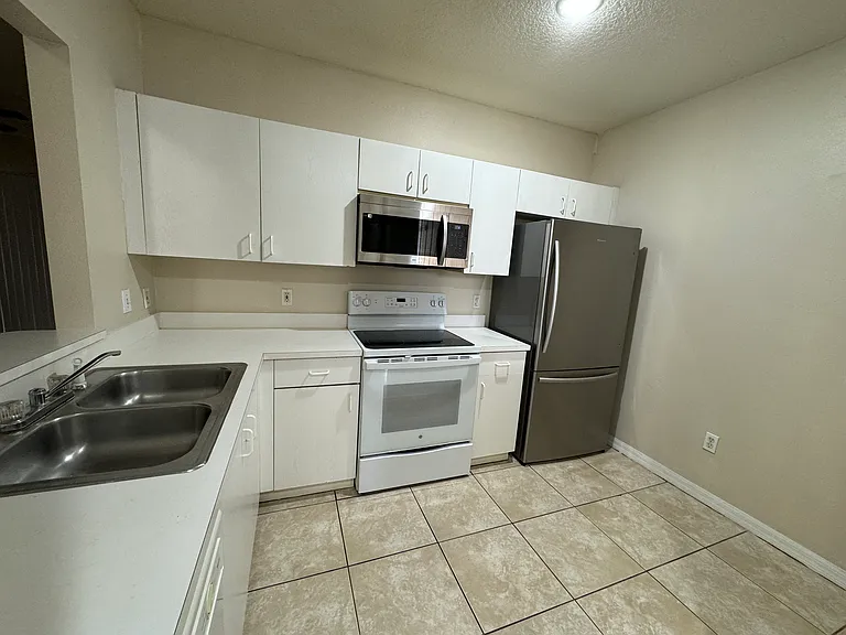 13216 Villa Vista Dr #201 — Photo 2