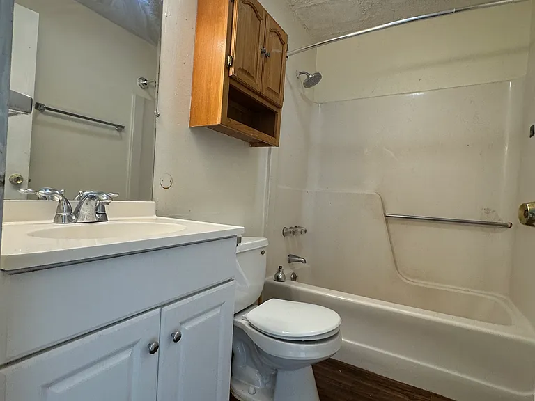 1265 Bodwell Rd #1 — Photo 4