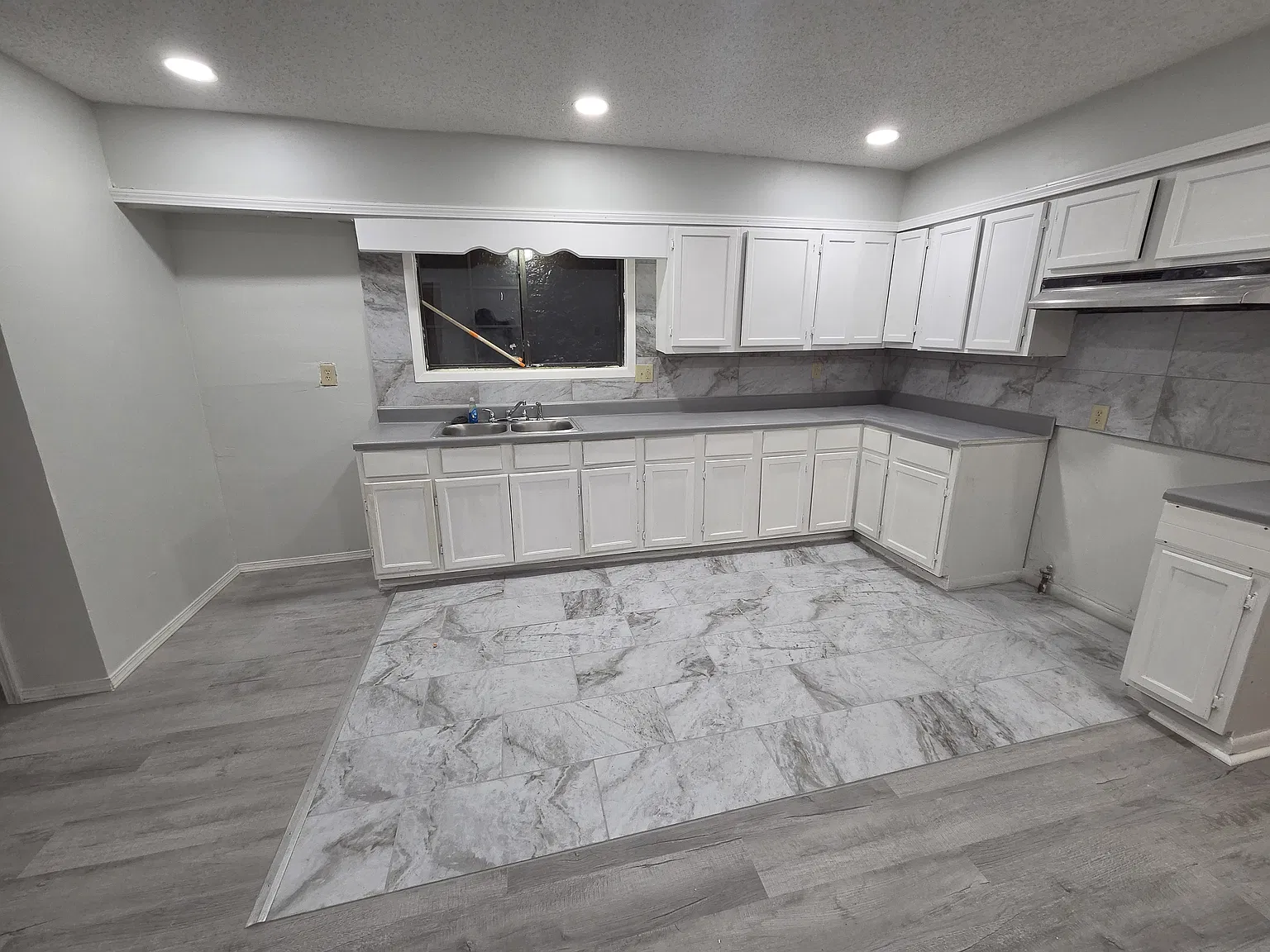 2 bed, 1.5 bath, 1107 sqft, $900 — Photo 1