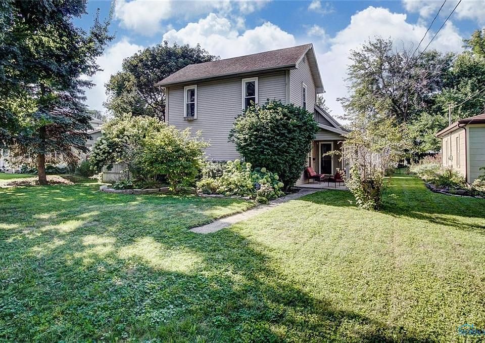 1st image of 216 Leroy Ave