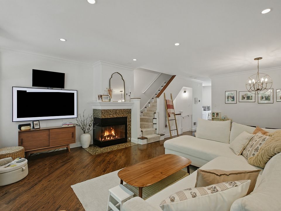 1st image of 2718 N Southport Ave #A