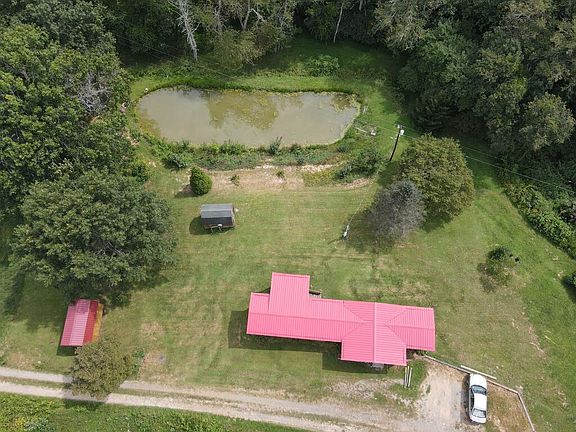 2nd image of 301 Carnation Ln