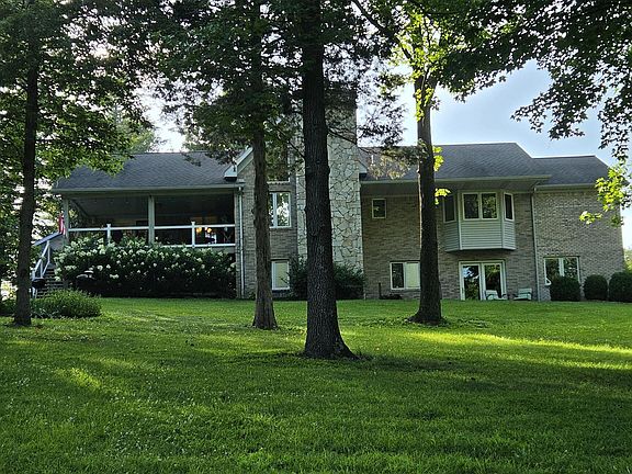 2nd image of 3845 Valley View Dr