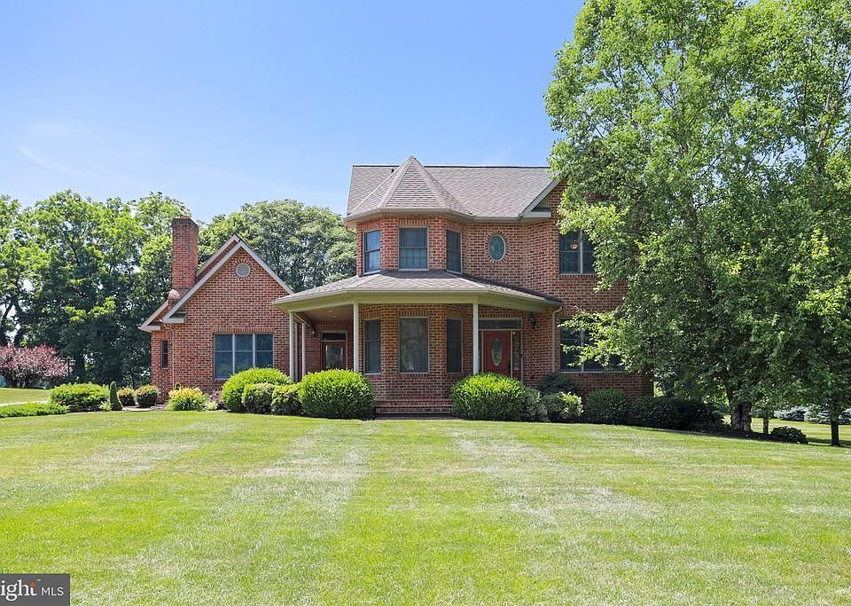 1st image of 8410 Country Home Ln