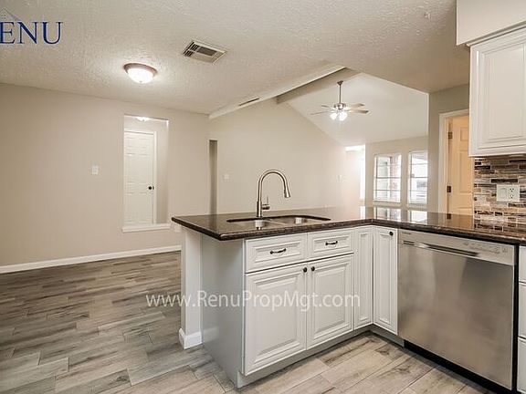 5th image of 2909 Mariner Dr