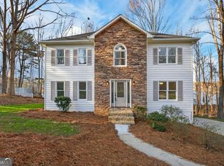 511 Lakeside Dr, Hiram, GA