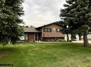 103 E 13th St, Bayard, NE 69334