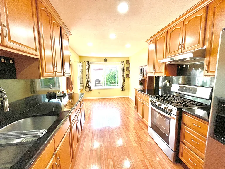 33067 Lake Michigan St — Photo 5