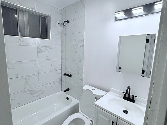 2nd image of 5039 Alhambra Ave Unit A