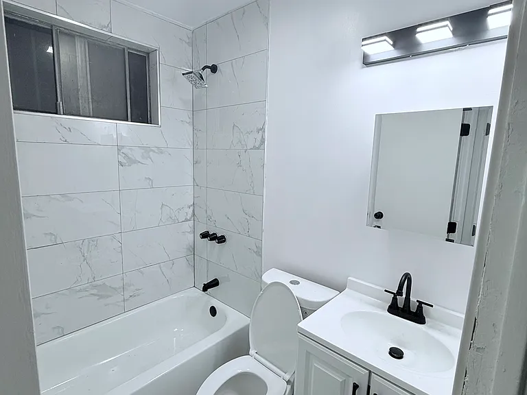 5039 Alhambra Ave #A — Photo 2