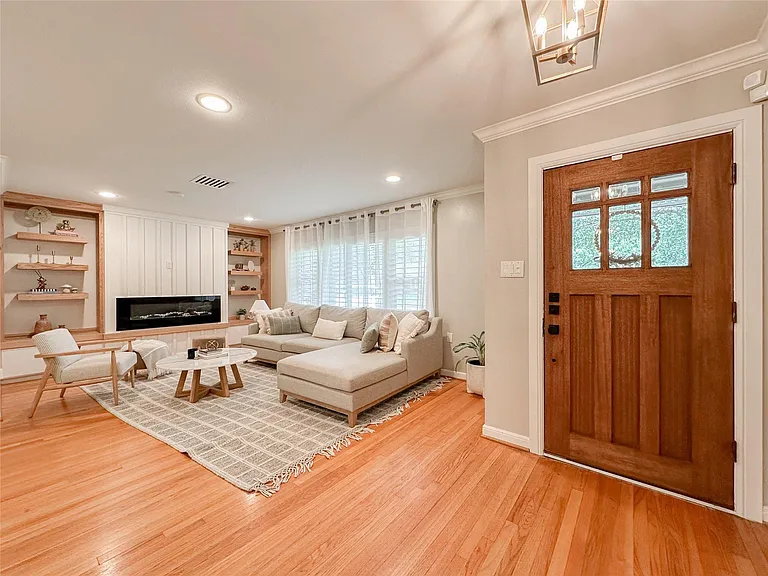 3107 Broadmead Dr — Photo 1