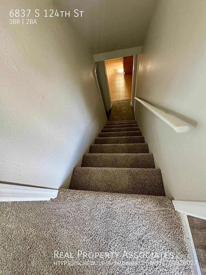 3 Bedroom Home in South Seattle — Photo 3