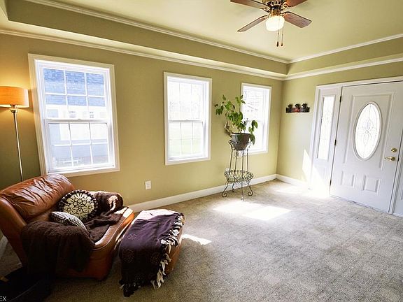 2nd image of 920 Chestnut Blvd