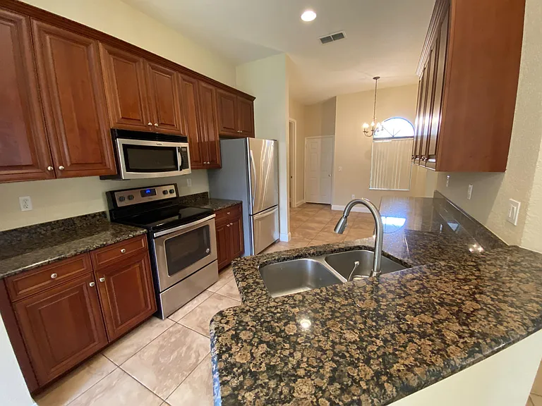 452 Cinnamon Dr — Photo 9
