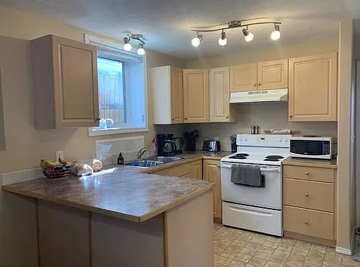 123 Isherwood Close #1A-RED — Photo 7