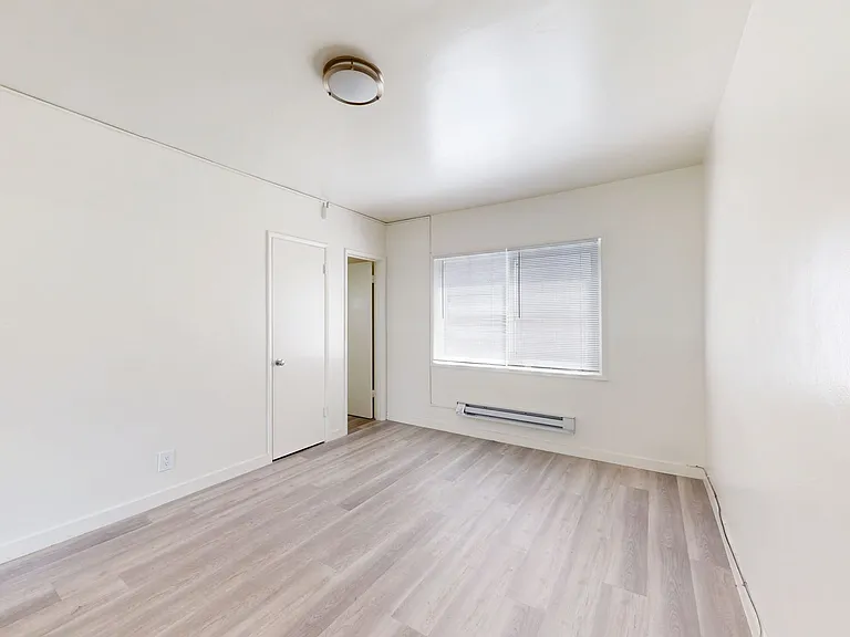 444 28th St — Photo 33