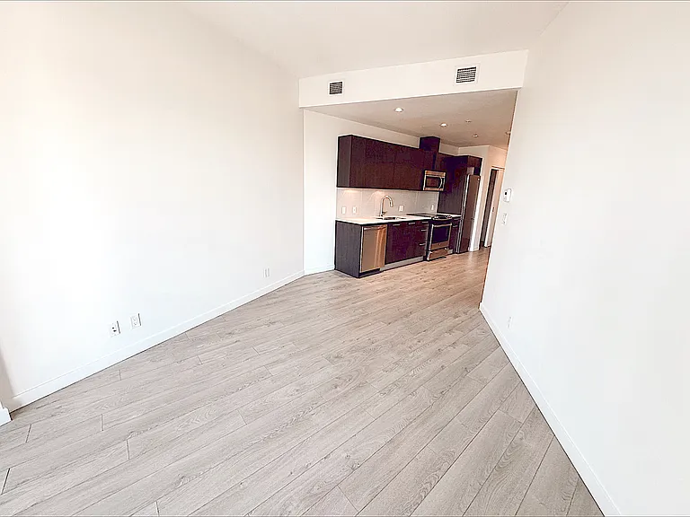97 W Georgia St #1709 — Photo 3