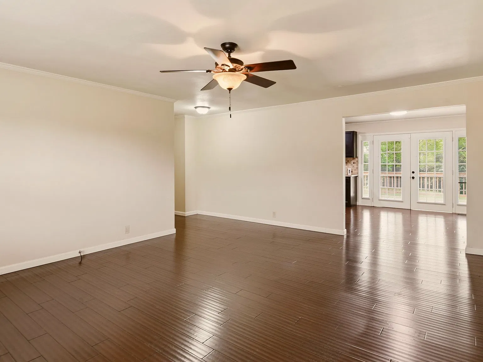 3 bed, 1280 sqft, $2,200 — Photo 1