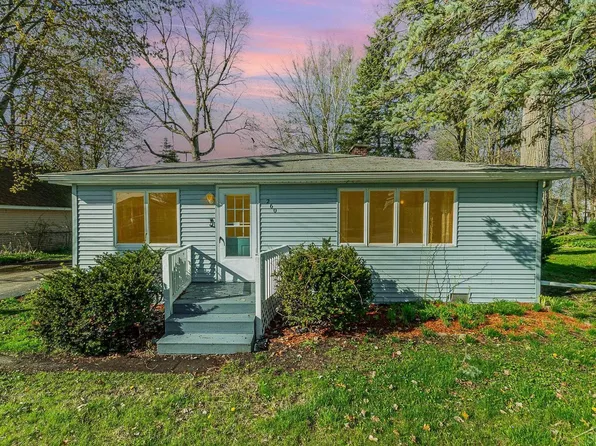 260 Donahue Beach Dr, Bay City, MI 48706