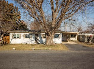 7104 W Arrowhead Ave, Kennewick, WA 99336