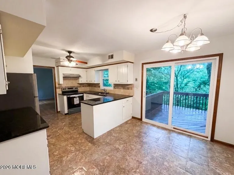 104 Wexford Way — Photo 2
