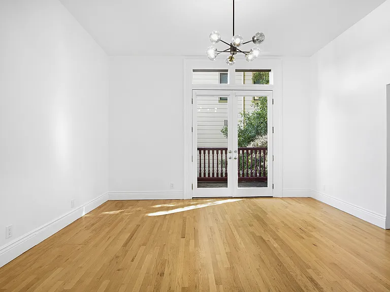 452 Oak St #4 — Photo 4