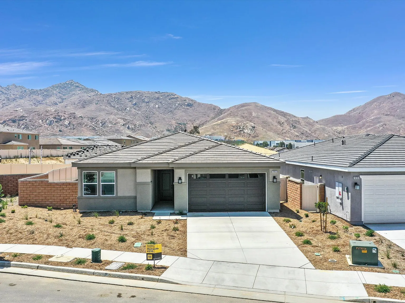 Clementine Ct, Riverside — Photo 1